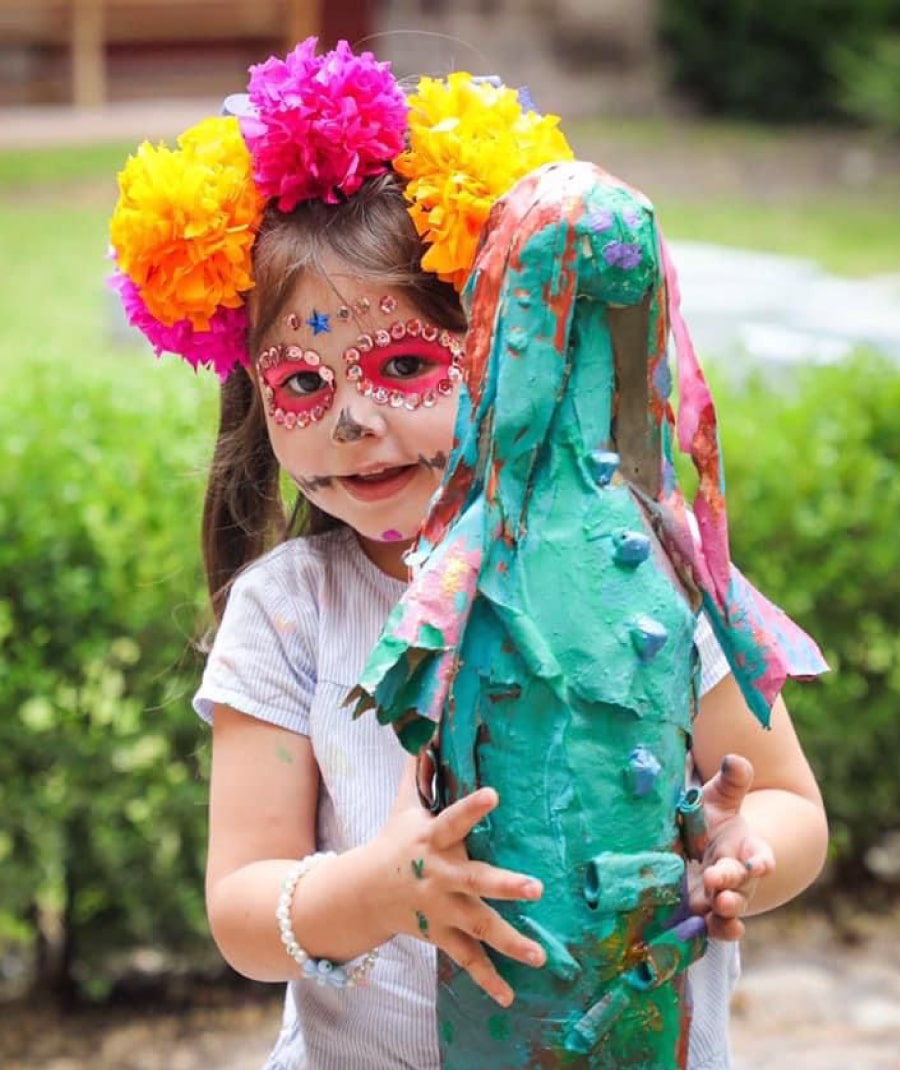 Festival de VIVOS y MUERTOS