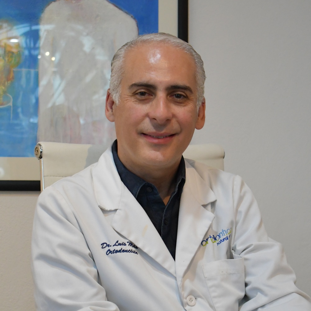 Obtén esa sonrisa perfecta con INVISALIGN muestra tu bella dentadura